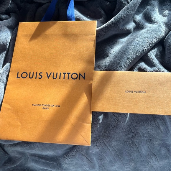 Louis Vuitton gift bag & envelope - Picture 2 of 4